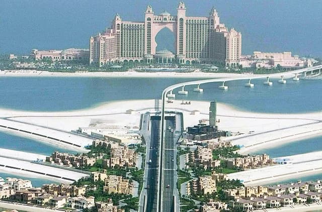 Dubai's Real Estate Market: A Magnet for Global Wealth and Luxury Investment